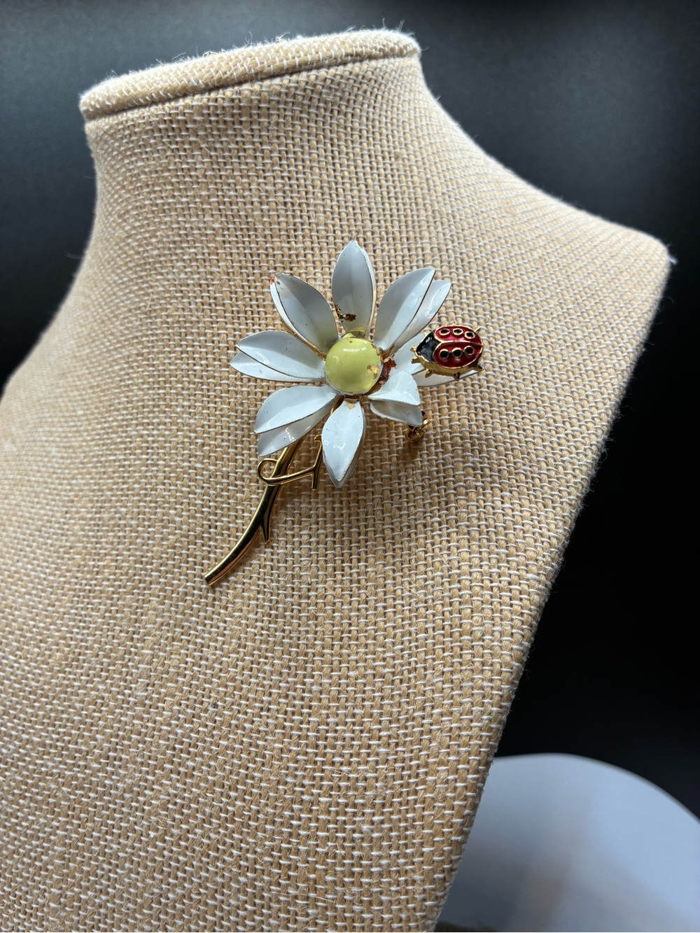 Vintage White Enamel Daisy Flower Brooch with Yellow Center and Red Ladybug